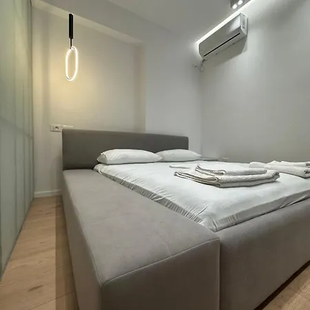 Center شقة تيرانا