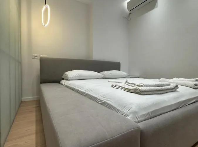 Center شقة تيرانا